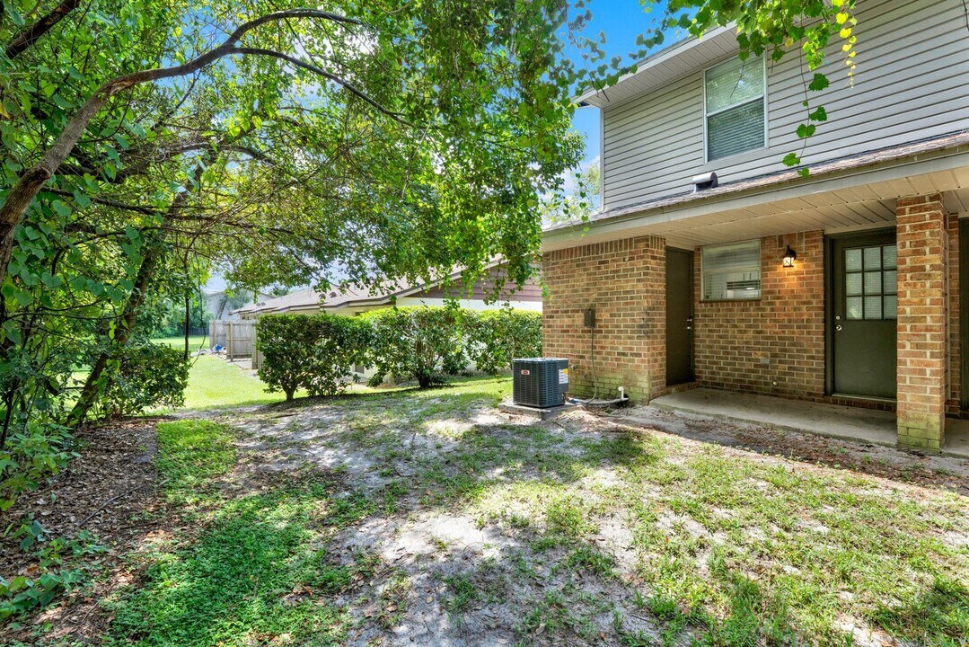 902 Smith St in Orange City, FL - Building Photo