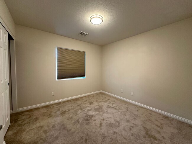 6020 Stern Cove Ct in North Las Vegas, NV - Building Photo - Building Photo