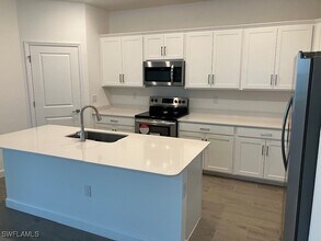 13924 Hunter Oak Dr in Ft. Myers, FL - Foto de edificio - Building Photo