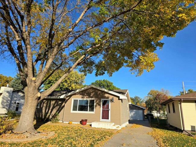 1719 N Taylor Ave in Grand Island, NE - Building Photo - Building Photo