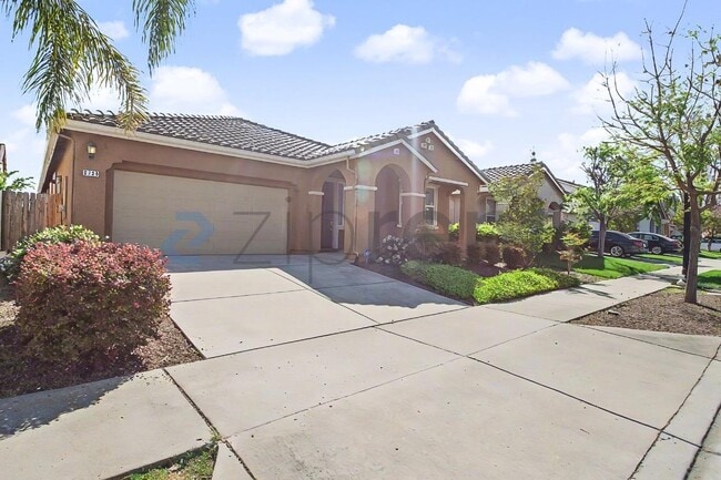 3730 Iskenderun Ave in Sacramento, CA - Building Photo - Building Photo