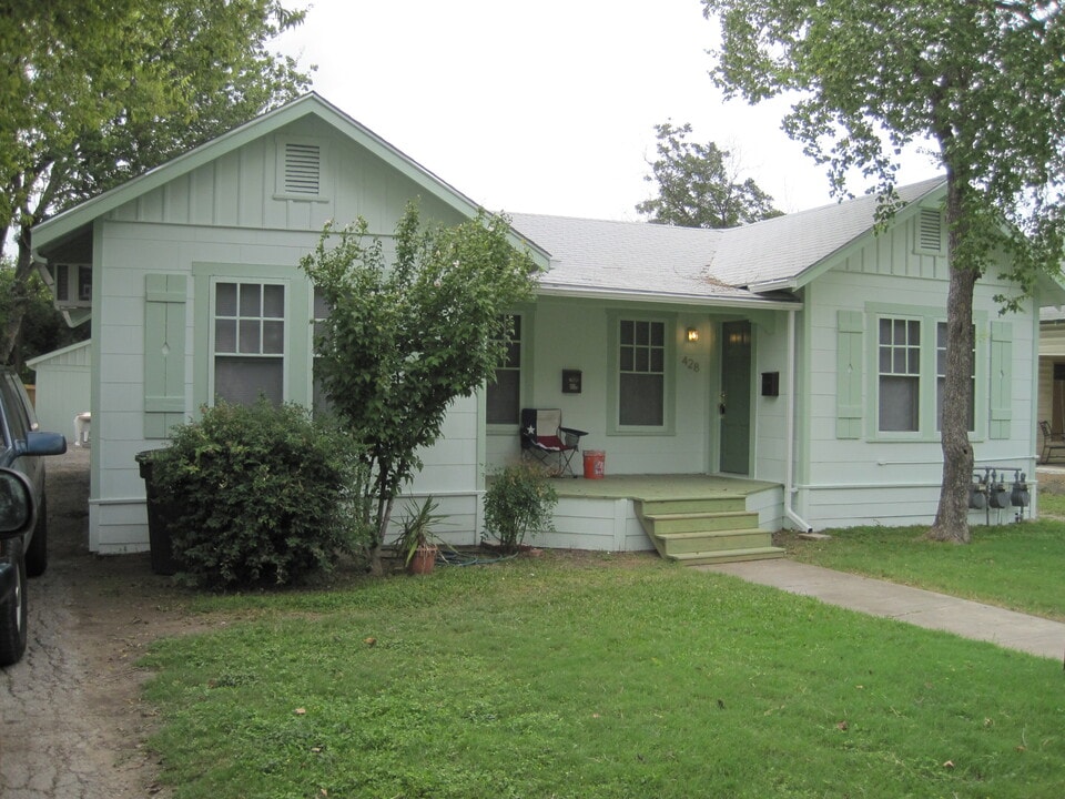 430 East Highland Boulevard in San Antonio, TX - Foto de edificio