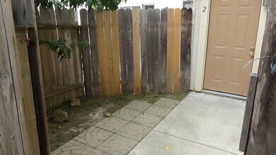 712 Summerwood Ln in Lompoc, CA - Building Photo - Building Photo