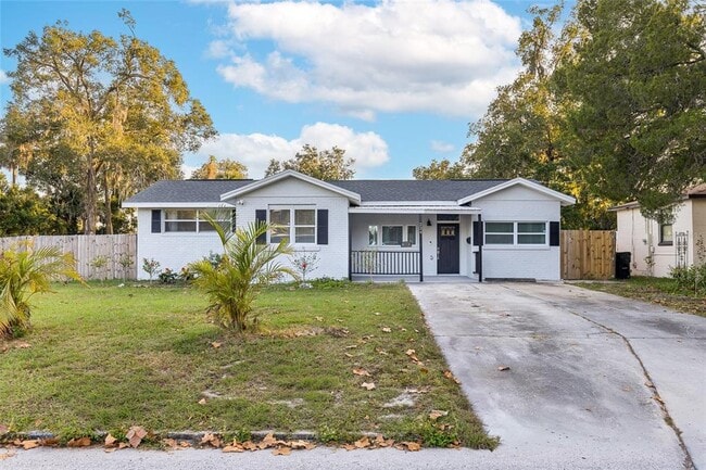 property at 234 W Magnolia St