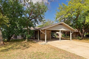 8312 Bowling Green Dr, Unit 1 in Austin, TX - Building Photo