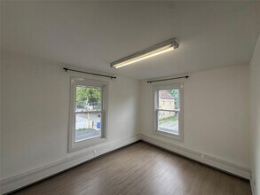 34 Smith St in Middletown, NY - Building Photo - Building Photo