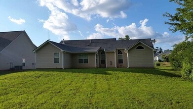 303 Baldwin Park Dr in Lagrange, GA - Building Photo - Building Photo