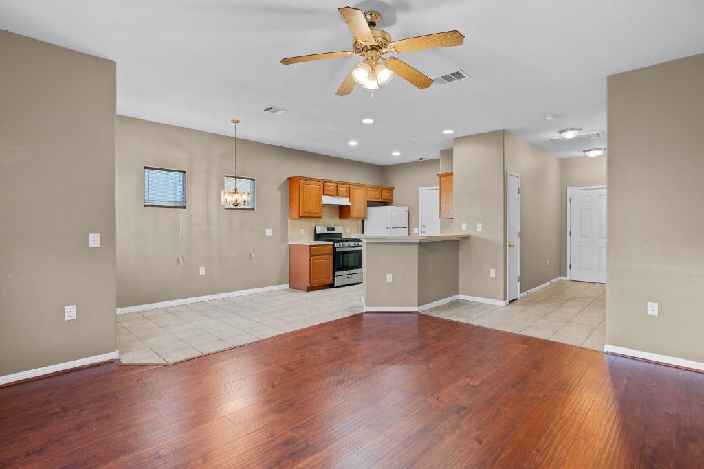 7502 Lazy Creek Dr in Austin, TX - Building Photo