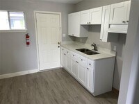 7823 Glass St photo'