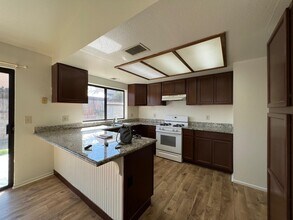 2258 Gregory Ave in Palmdale, CA - Building Photo - Building Photo