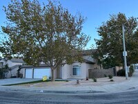 6836 Ave L- 10 in Lancaster, CA - Foto de edificio - Building Photo