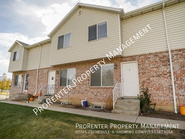 288 S 500 E in Clearfield, UT - Building Photo - Building Photo