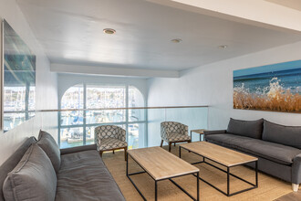 Oceanside Marina Suites - Fully Furnished in Oceanside, CA - Building Photo - Interior Photo