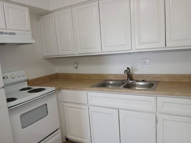 2308 E Broadway Rd, Unit 2308 A in Mesa, AZ - Building Photo - Building Photo