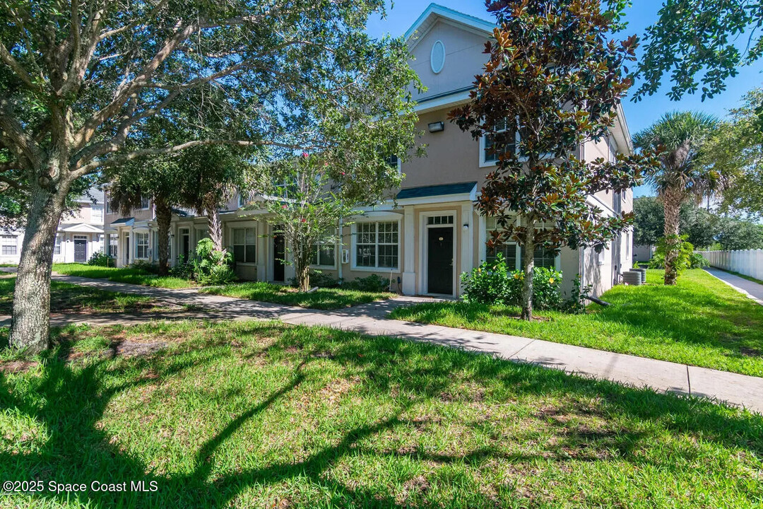 105 Colibri Way in Melbourne, FL - Building Photo