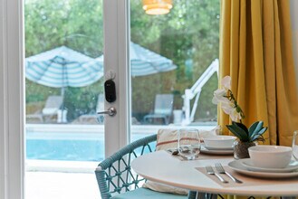 261 NE Wavecrest Ct in Boca Raton, FL - Building Photo - Building Photo