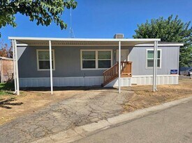 501 E Kinney St in Coalinga, CA - Building Photo