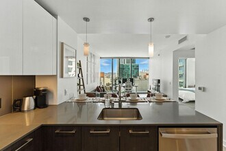 399 Fremont St in San Francisco, CA - Foto de edificio - Building Photo