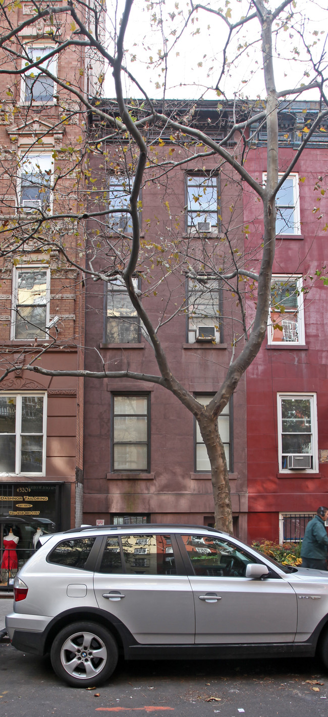 316-318 E 81st St in New York, NY - Building Photo - Building Photo