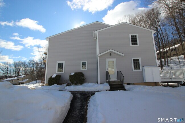 12 Eagle Rock Hill in Bethel, CT - Building Photo - Building Photo