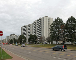 6171 Bathurst St Apartments