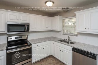 2311 Statler Dr in Carrollton, TX - Foto de edificio - Building Photo