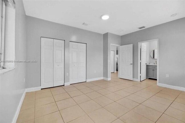 1839 NW 74th St in Miami, FL - Building Photo - Building Photo