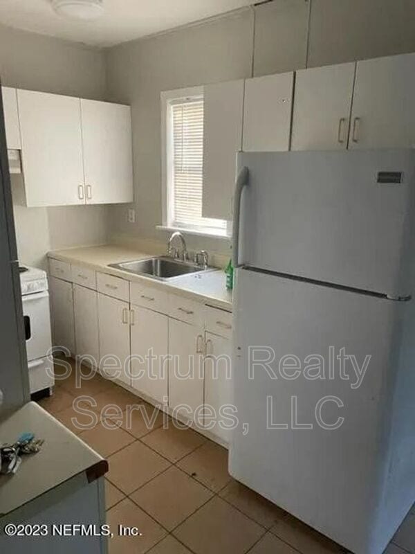 property at 1701 Flagler Ave