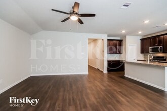 4606 Wild Flora Wy in Baytown, TX - Foto de edificio - Building Photo