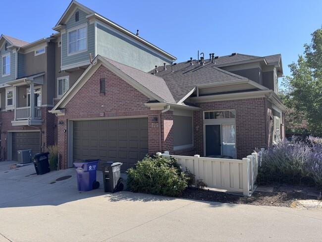 725 Roslyn St in Denver, CO - Building Photo - Building Photo