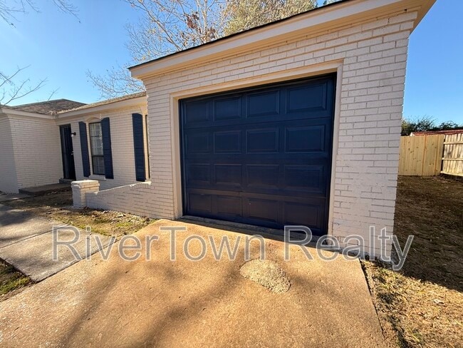 4987 Scenicwood Cove in Memphis, TN - Building Photo - Building Photo