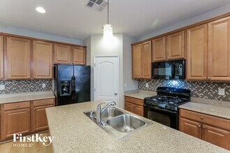 7628 Jasmine Falls Dr in Las Vegas, NV - Foto de edificio - Building Photo