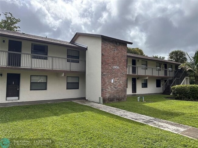 property at 6040 Shaker Wood Cir