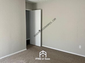 1812 Mark Trail in Oklahoma City, OK - Building Photo - Building Photo