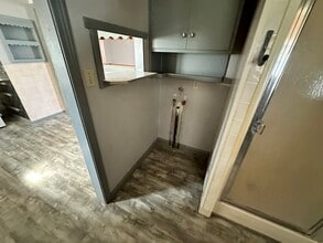 106 George St in Hutchinson, KS - Building Photo - Building Photo