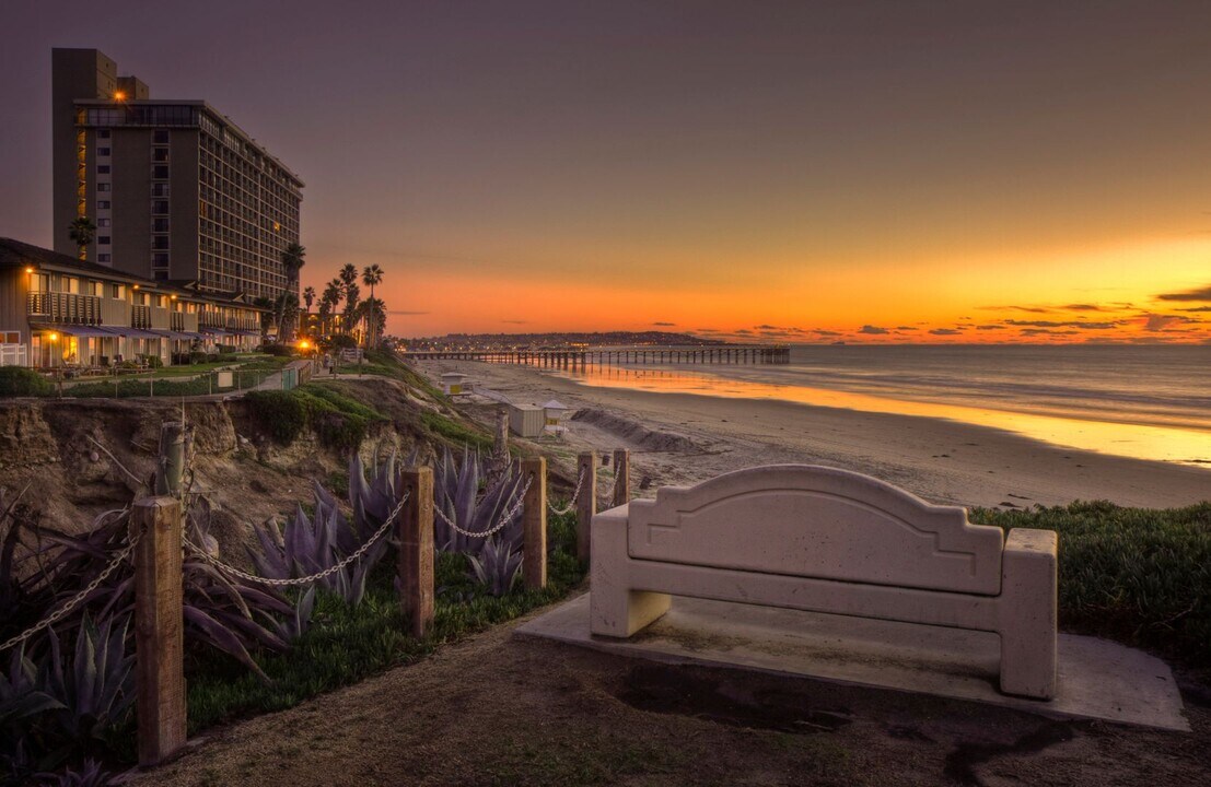 1420 Hornblend St-Unit -Unit 4 in San Diego, CA - Building Photo