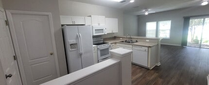 1573 Biscayne Bay Dr in Jacksonville, FL - Building Photo - Building Photo