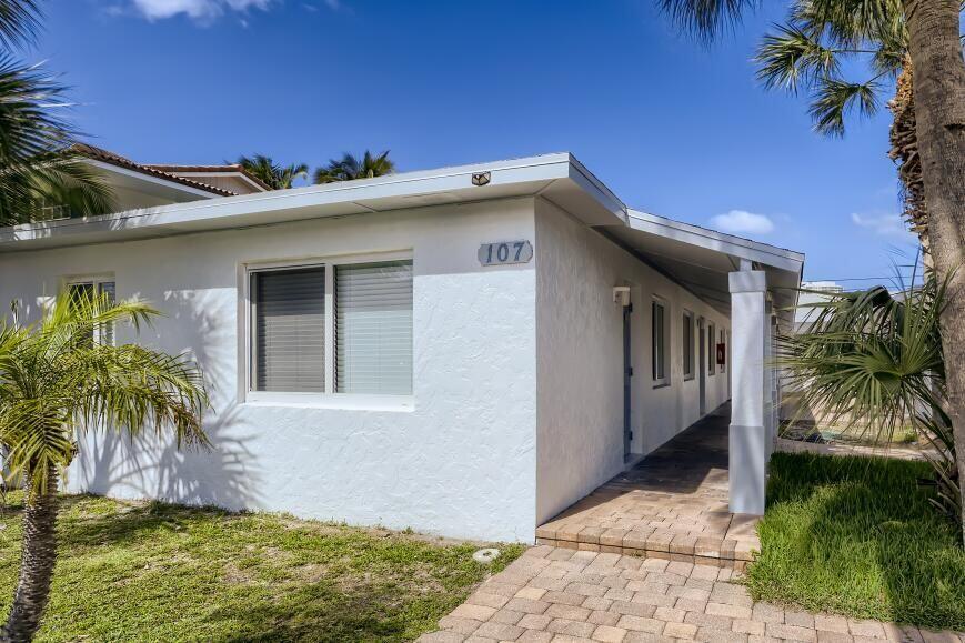 107 Tacoma Ln in West Palm Beach, FL - Building Photo