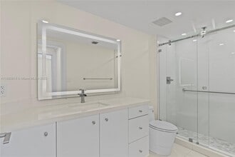 9055 SW 73rd Ct in Miami, FL - Building Photo - Building Photo