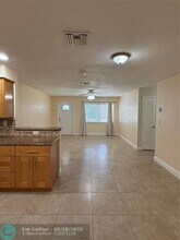 7302 NW 57th Ct in Tamarac, FL - Building Photo - Building Photo