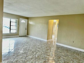 6827 NW 29th St, Unit 241-KEast in Sunrise, FL - Building Photo - Building Photo