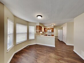 900 Suntree Dr in Westerville, OH - Building Photo - Building Photo