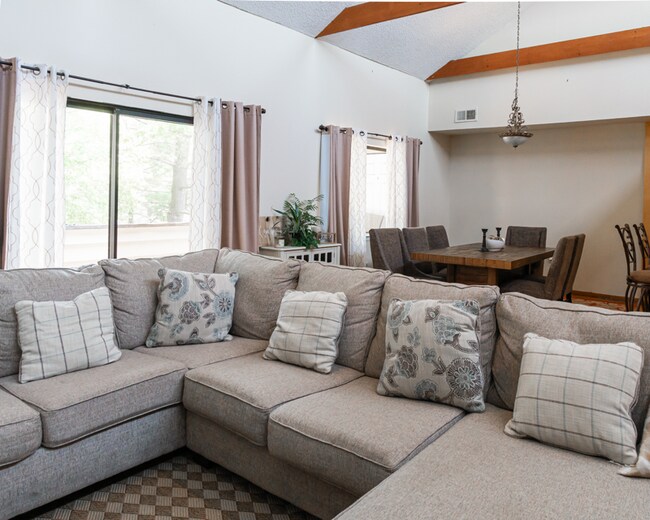 10 Longstream Ct, Unit 202 in Baltimore, MD - Building Photo - Building Photo