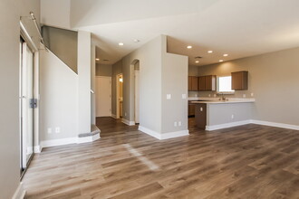 1750 W Union Hills Dr in Phoenix, AZ - Building Photo - Building Photo