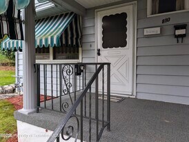 810 Gino Merli Dr in Blakely, PA - Building Photo