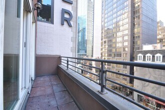 143 E 57th St in New York, NY - Building Photo - Building Photo