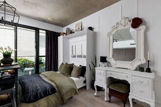 5 Hanna Ave in Toronto, ON - Building Photo - Building Photo