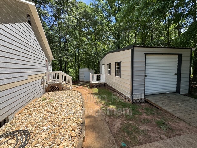 210 Prestigious Pl in Senoia, GA - Building Photo - Building Photo