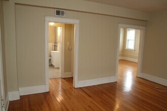 6248 Delmar Blvd, Unit 201 in St. Louis, MO - Building Photo - Building Photo