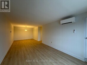 45 Bredin Pkwy in Orangeville, ON - Building Photo - Building Photo